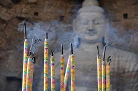 a buddhist guide to using incense