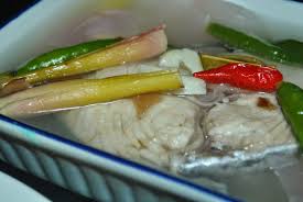 Ikan tongkol biasa diguna dalam menyediakan lauk nasi dagang terengganu. Resepi Singgang Ikan Tongkol