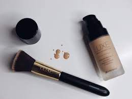 makeup review glo minerals luxe liquid