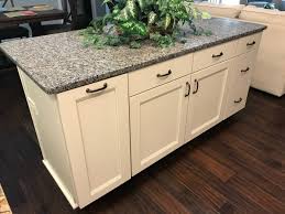 Cabinet painting & refinishing services in indianapolis, in you can add more life to any cabinets in your home with a fresh coat of paint. Waypoint And Contractors Choice Cabinetry Painted Silk Kitchen Indianapolis By Concepts The Cabinet Shop Houzz