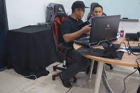 Acer malaysia has just sold one unit today. The Only Acer Predator 21 X Unit In Malaysia Has Found Its Owner Klgadgetguy