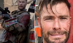 Click on image watch extraction movie 2020 online now #extraction #movies #films #chrishemsworth. Chris Hemsworth Says Action Scenes In Netflix Film Extraction Were The Most Intense Of His Career Daily Mail Online