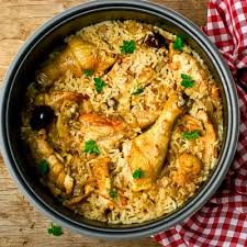 Place the chicken skin side down in the oil and saute until golden brown. Arroz Con Pollo Colombian Recipe Receta Arroz Con Pollo Colombiano Colombian Food Recipes