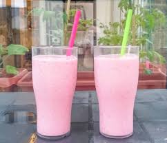 healthy strawberry milkshake recipe