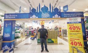 You can also enjoy some unique malaysian experiences that are only possible at this time of the year. This Ramadan Shop At Lulu Hypermarket Kuala Lumpur Malaysia