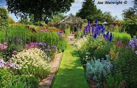 Wollerton Old Hall Garden Market