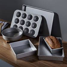 Bake like a pro in no time with these products. Pin By Bakeware Stuff On Kitchen Glass Bakeware Set Bakeware Set Cookware And Bakeware