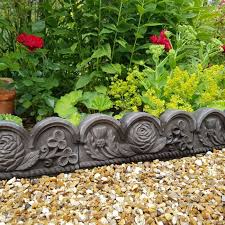 Rose And Thistle Decorative Edging Black