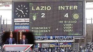 Infatti il 5 maggio 2002 gli interisti dovettero rinunciare allo scudetto nell' ultima giornata arrendendosi alla lazio, mentre la juventus trionfava a udine. 5 Maggio 2002 Inter Campione D Italia La Fanta Telecronaca Di Piccinini Video Gazzetta It