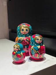 matryoshka dolls nesting dolls