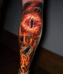Wow😍Stunning Lotr tattoo!#lotrtattoo#sauron#theonering | Tatuagem fogo,  Jovens tatuados, Tatuagem de manga