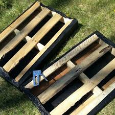 how to make raised wood pallet garden bed