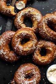 easy homemade pretzel bagels half