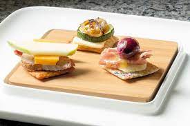 triscuit cheese charcuterie hor d