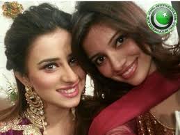 Madiha Naqvi is is not only one of the most popular TV hostess in Pakistan but also among the hottest women in Pakistan. Her morning Show Doodh Pati aur ... - madiha-naqvi-hot-selfie-with-friend