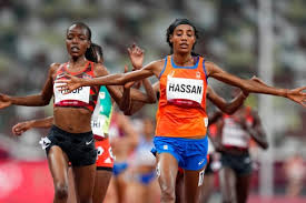 Sifan hassan crosses the line to finish first during a 1500 meter heat on monday. Xbpob4uoaaoytm