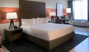 Luxe Room Plaza Hotel And