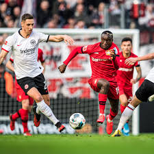 Eintracht frankfurt hatte zuletzt mehrmals pech mit dem videoschiedsrichter. Eintracht Frankfurt Prepared To Play Every Day In Order To Finish Season Football The Guardian