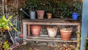 How To Make A Potting Bench For Gardening