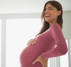 pregnant women lift heavy objects