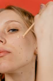 best ways to fix freckles with makeup