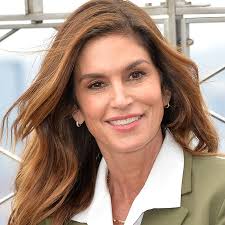 cindy crawford strips off her makeup