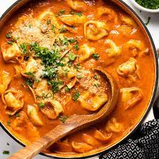 easy creamy tomato tortellini soup