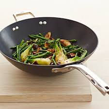 It's most suitable for vegetables, eggs, fish, sauces, pancakes and crepes, curries, stir fry, and much more. Calphalon Elite Nonstick Wok Pan Williams Sonoma
