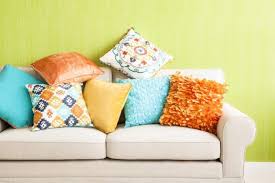 Ако са подбрани добре, декоративните възглавници за диван могат да превърнат хола ви в картинка от списание. Vzglavnici Na Divana Formi Materiali Koito Pravyat Sobstvenite Si Rce
