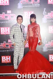 Here are 25 ways the red carpet astounded and entertained us in 2016. Part 1 85 Foto Hi Res Selebriti Di Red Carpet Abpbh 2012