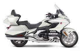 2018 honda gold wing first look 18