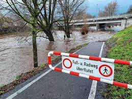 Im stadtgebiet lörrach wurde der öffentliche notstand ausgerufen. Lorrach Hochwasser An Der Wiese Lorrach Verlagshaus Jaumann