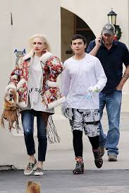 The children split their time between their mum and dad, and also have a close relationship with. Gwen Stefani S Son Kingston Rossdale Covers Smashing Pumpkins In Music Video Hollywood Life