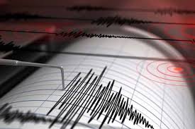 Σεισμός ή σεισμική δόνηση είναι η αισθητή ανατάραξη της επιφάνειας ενός ουράνιου σώματος λόγω απότομων μετακινήσεων μαζών, που συνοδεύεται από σεισμικά κύματα που μεταφέρουν την ενέργεια του σεισμού. Seismos Twra Donhsh Panikoballei Attikh Kai Boiwtia In Gr