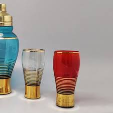 cocktail shaker set with four glasses