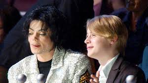 Culkin is the godfather of jackson's daughter, paris. Macaulay Culkin Calls Friendship With Michael Jackson Normal