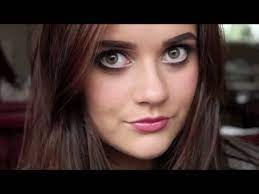 aria montgomery lucy hale from pretty