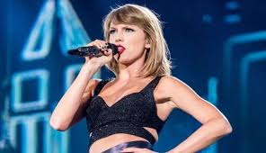 Sanatçı daha önce 2010'da fearless ve 2016'da 1989 albümüyle ödül almıştı. Song Of The Week Taylor Swift S Exile Reminds Us That We Re Not Alone Consequence Of Sound