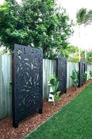 30 Backyard Garden Fence Decor Ideas