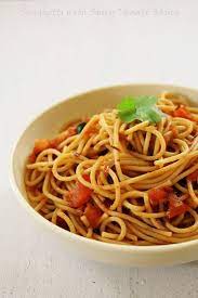 Whole Wheat Spaghetti With A Spicy Vegetable Marinara Sauce gambar png
