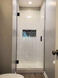 Single Swing Frameless Shower Doors