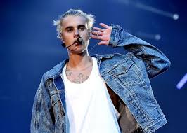 From cornrows to man bun to dreadlocks to blonde hair, justin bieber's hair has gotten more media attention this year. Justin Bieber Haircut Justin Bieber Short Hair