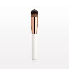 foundation tip and blend brush with