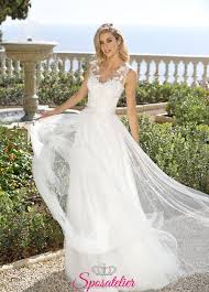 Ti offriamo una selezione mozzafiata di abiti da sposa semplici da scegliere. Vestiti Da Sposa Semplici Ed Economici Eleanti In Pizzosposatelier