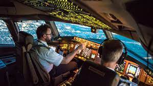 Complete training to earn your commercial pilot license (cpl). How Long Does It Take To Become A Commercial Airline Pilot