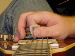 It might seem obvious to some, but holding a pick properly can make a big difference in your guitar playing. How To S Wiki 88 How To Hold A Guitar Right Handed