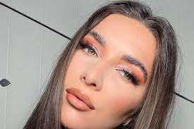 asos shares stunning makeup snap but