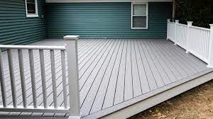 5 Tips For Choosing A Deck Color That