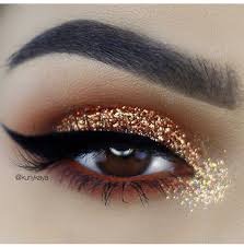 yes you can rock glitter makeup