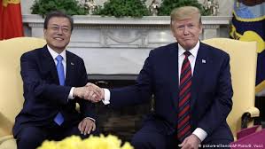 Moon pushed the american leader to. Trump And Moon Discuss North Korea At White House News Dw 12 04 2019
